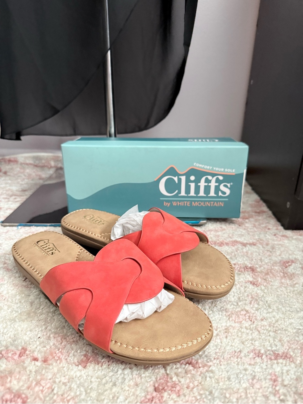 Cliffs by WHITE MOUNTAIN Coral Crossover Slide Sandals